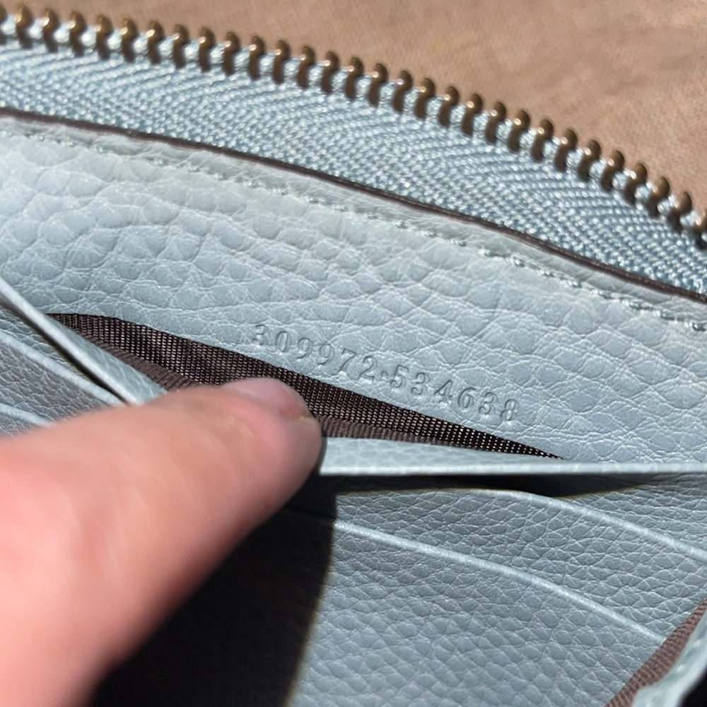 Gucci preloved wallet teal color excellent condition zipper - Picture 5 of 7